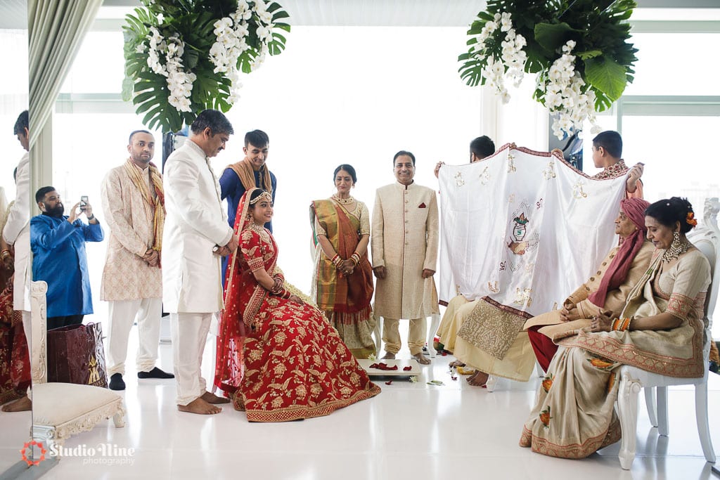 574 1708 - South Asian Weddings