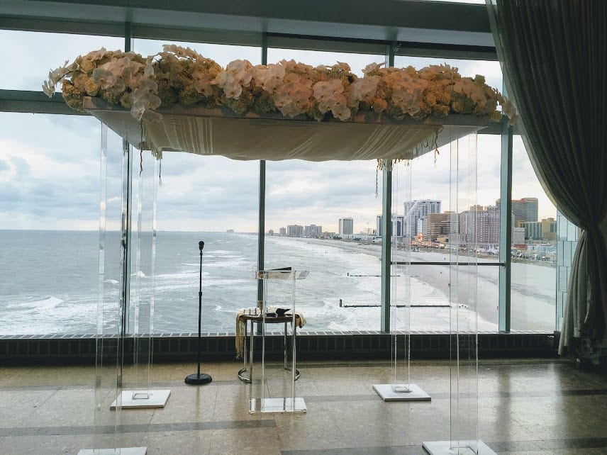 Acrylic Ceremony canopy IMG 6018 1 - Ceremonies