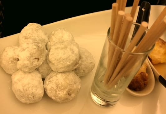 Beniegts powder sugared - Butlered Desserts