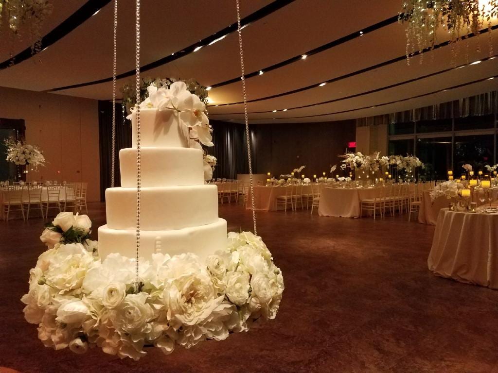 Hanging Cake - Wedding Cake
