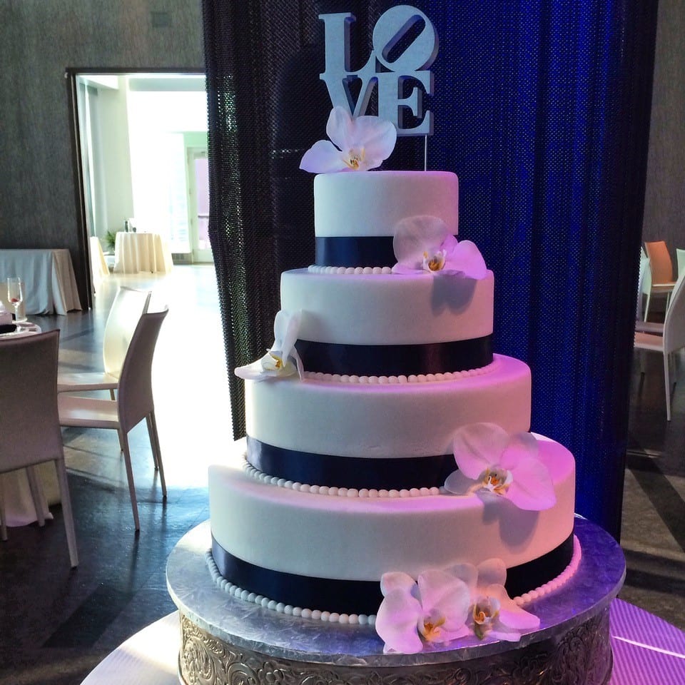 Philly LOVE Cake - Wedding Cake