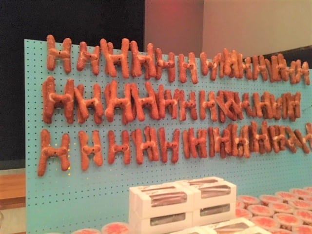 Pretzel Wall - Stations