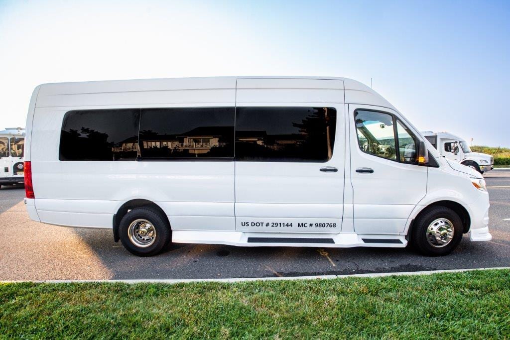 170853627512 - Shore Luxury Limos