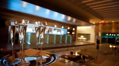 Catering Champage in Lobby 536x302 - Catering