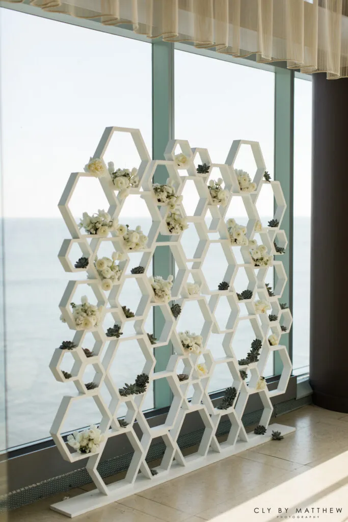 The Knot Flower Wall 683x1024 - Details