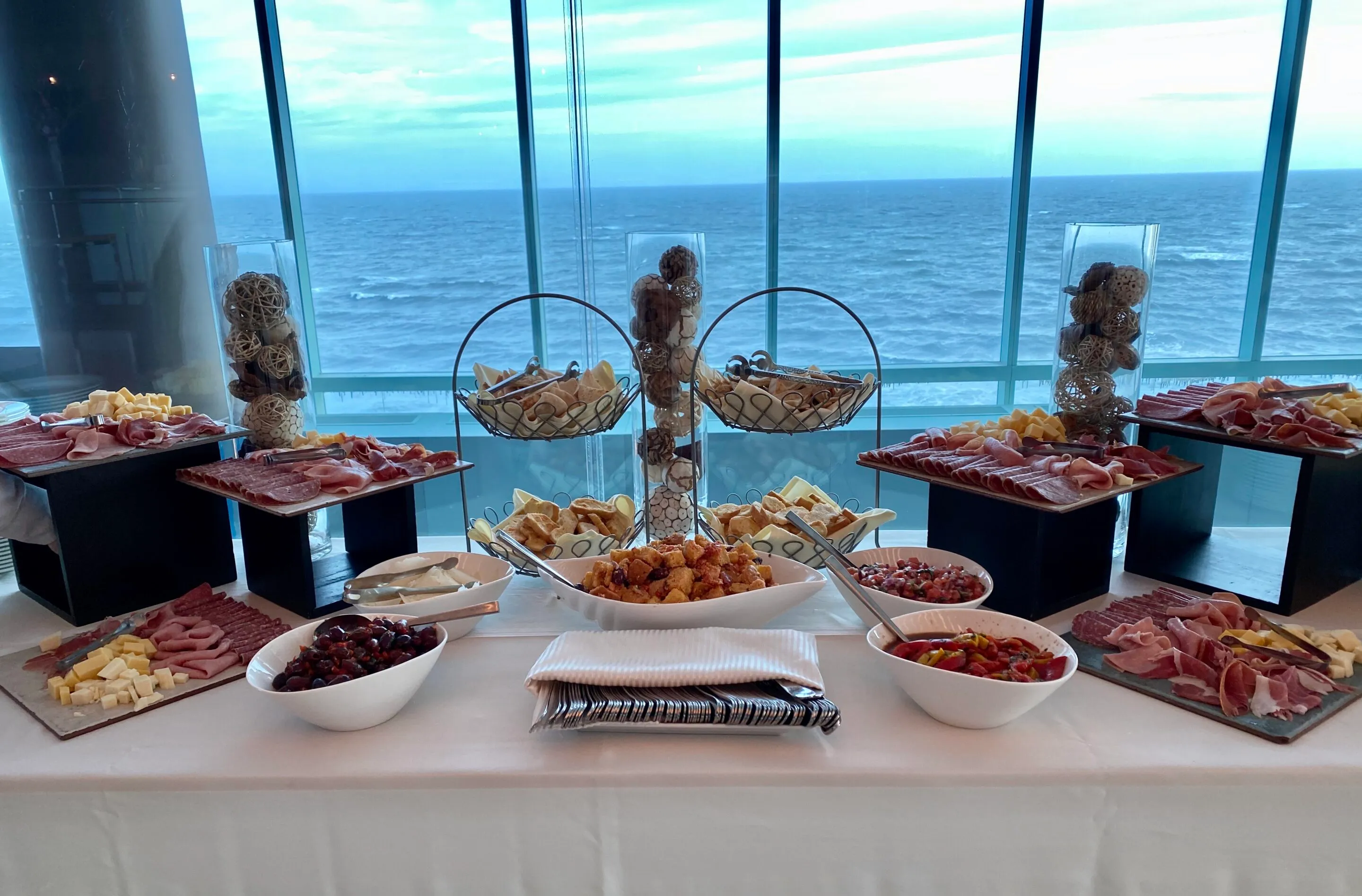 Antipasti Display scaled - Cuisine